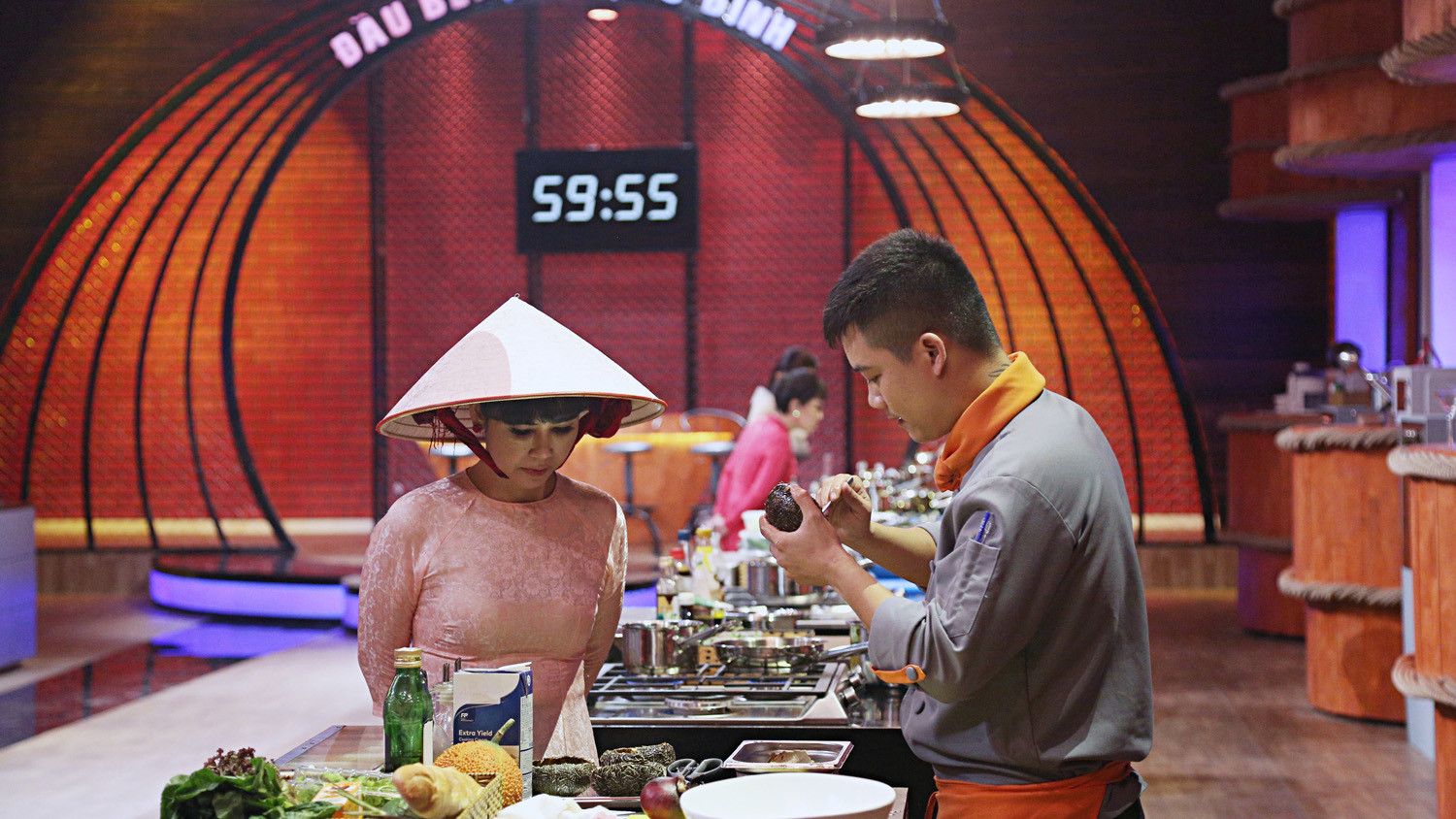 Giám khảo Trịnh Diễm Vy – người gìn giữ văn hóa Ẩm thực Hội An và là một thành viên uy tín của Hiệp hội Đầu bếp thế giới (World Association of Chefs Societies) Giám khảo Trịnh Diễm Vy – người gìn giữ văn hóa Ẩm thực Hội An và là một thành viên uy tín của Hiệp hội Đầu bếp thế giới (World Association of Chefs Societies)