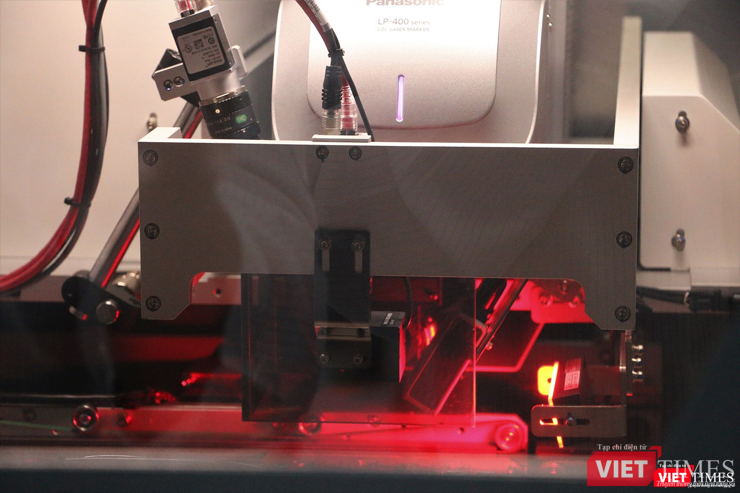 Máy đánh dấu laser trong in bảng mạch