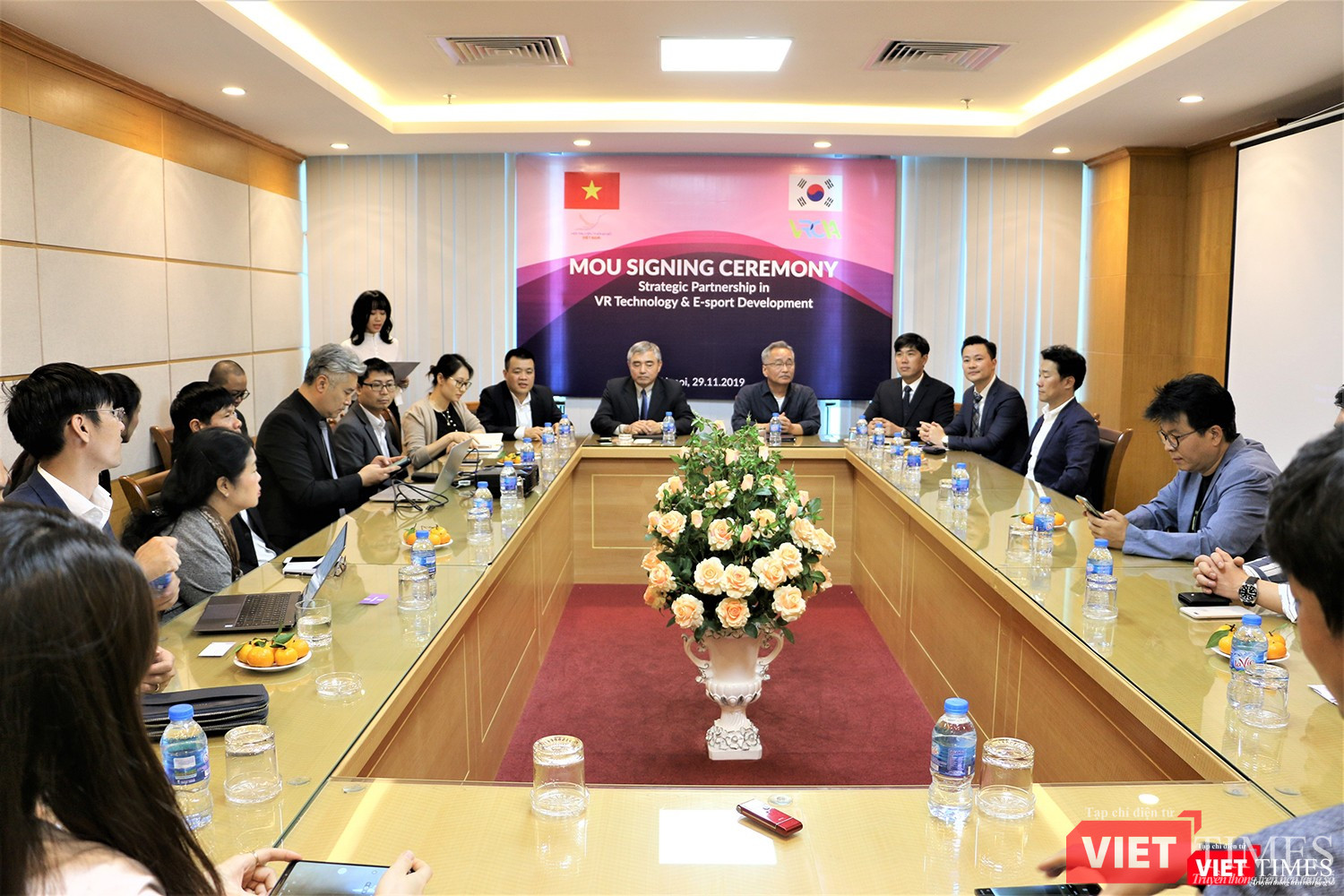 Các thành viên VDCA và VRCIA tại buổi làm việc Các thành viên VDCA và VRCIA tại buổi làm việc