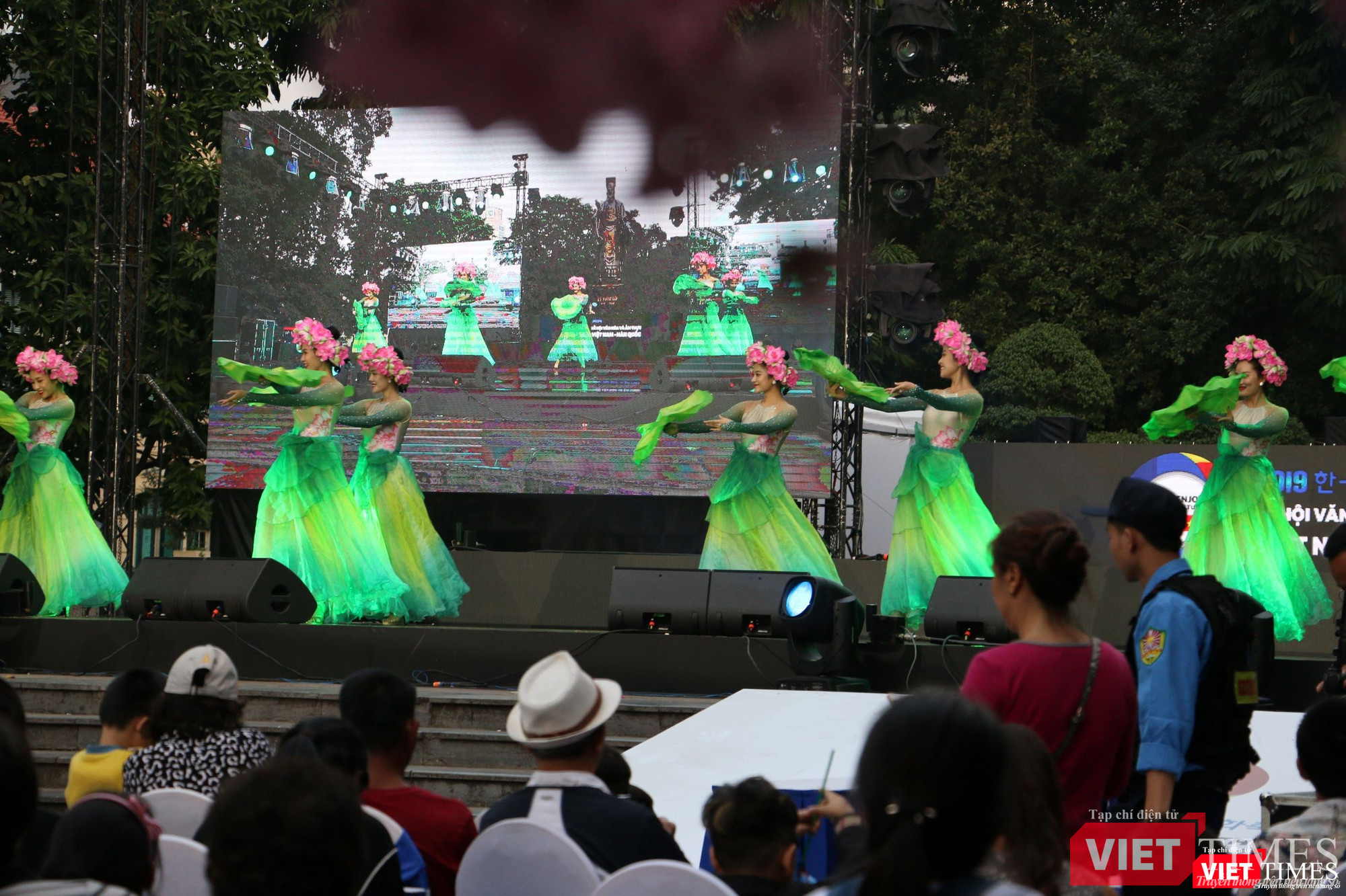 Chương trình ca múa nhạc trong khuôn khổ Lễ hội văn hóa và ẩm thực Hàn - Việt 2019