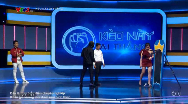 Gameshow "Kèo này ai thắng" có hình ảnh phản cảm Gameshow "Kèo này ai thắng" có hình ảnh phản cảm
