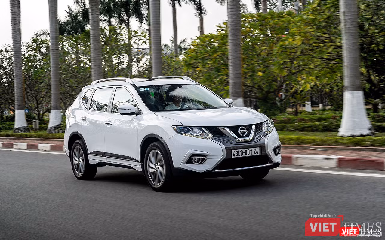 Cả hai phiên bản X-Trail V-Series 2.0 và 2.5 đều mang đến cảm giác dư dả về sức mạnh khi đi trong đô thị. Cả hai phiên bản X-Trail V-Series 2.0 và 2.5 đều mang đến cảm giác dư dả về sức mạnh khi đi trong đô thị.