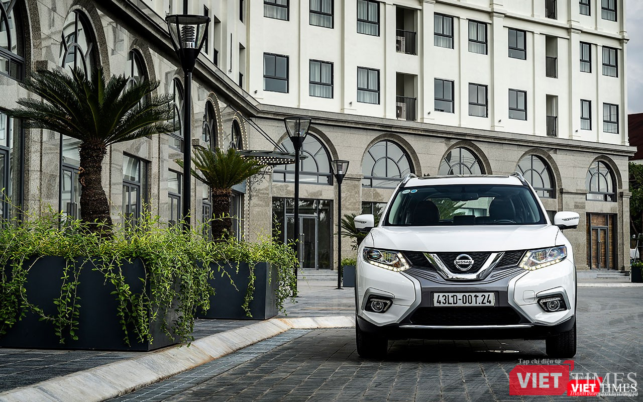 Thoáng nhìn, diện mạo của Nissan X-Trail V-Series có nét gì đó giống với mẫu Mitsubishi Outlander