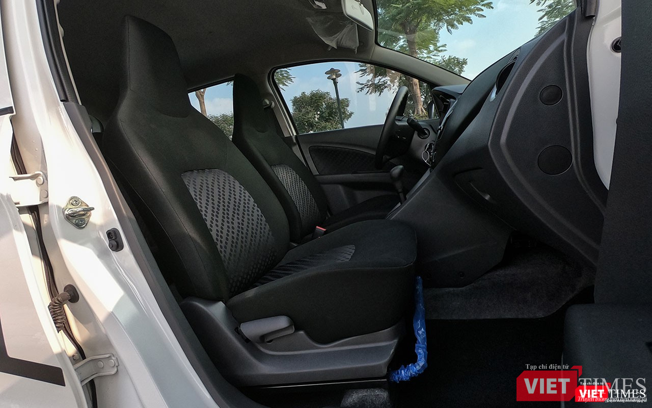 Không gian chứa đồ ở khu vực hàng ghế trước