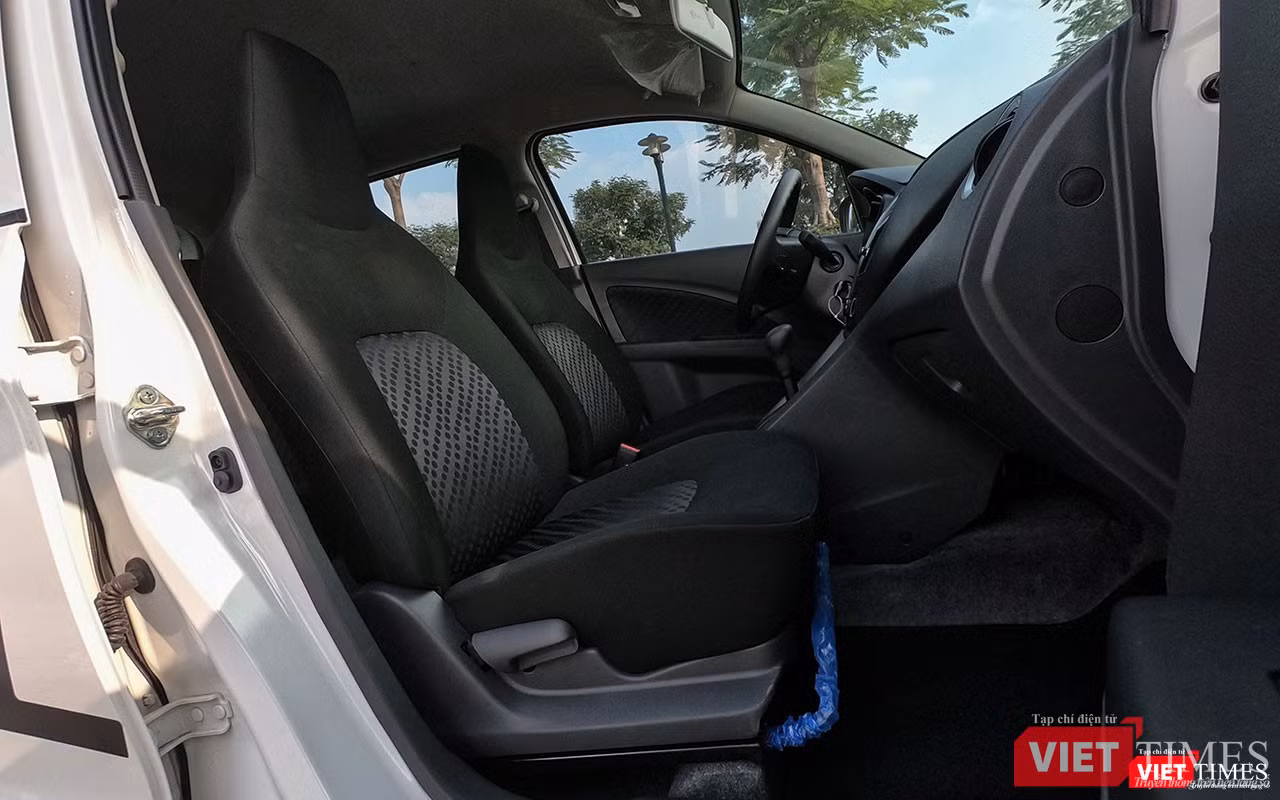 Không gian chứa đồ ở khu vực hàng ghế trước