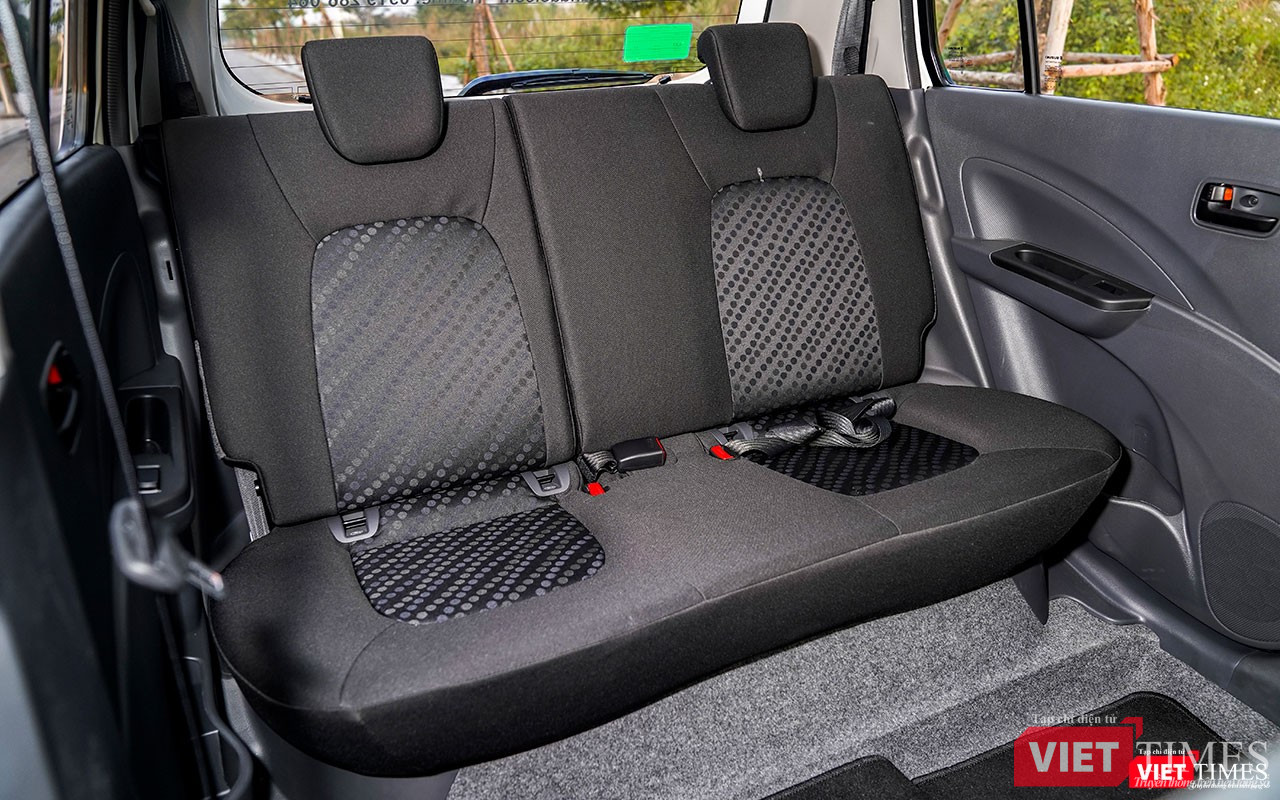 Không gian ở hàng ghế sau