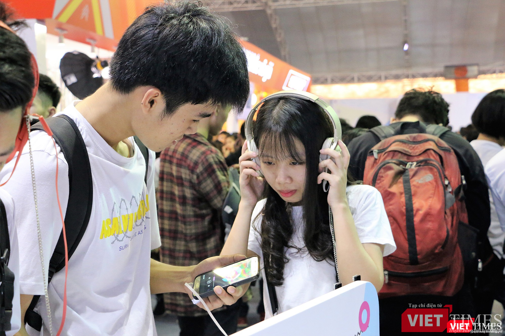 Trả lời phỏng vấn VietTimes, những người trải nghiệm tai nghe của Sony cho biết hầu hết các loại đều cho âm bass chắc khỏe, tiếng tress tốt. Âm thanh môt số dòng tai nghe cao cấp của Sony ngang ngửa với những hãng tên tuổi như Sennheiser, Beats.