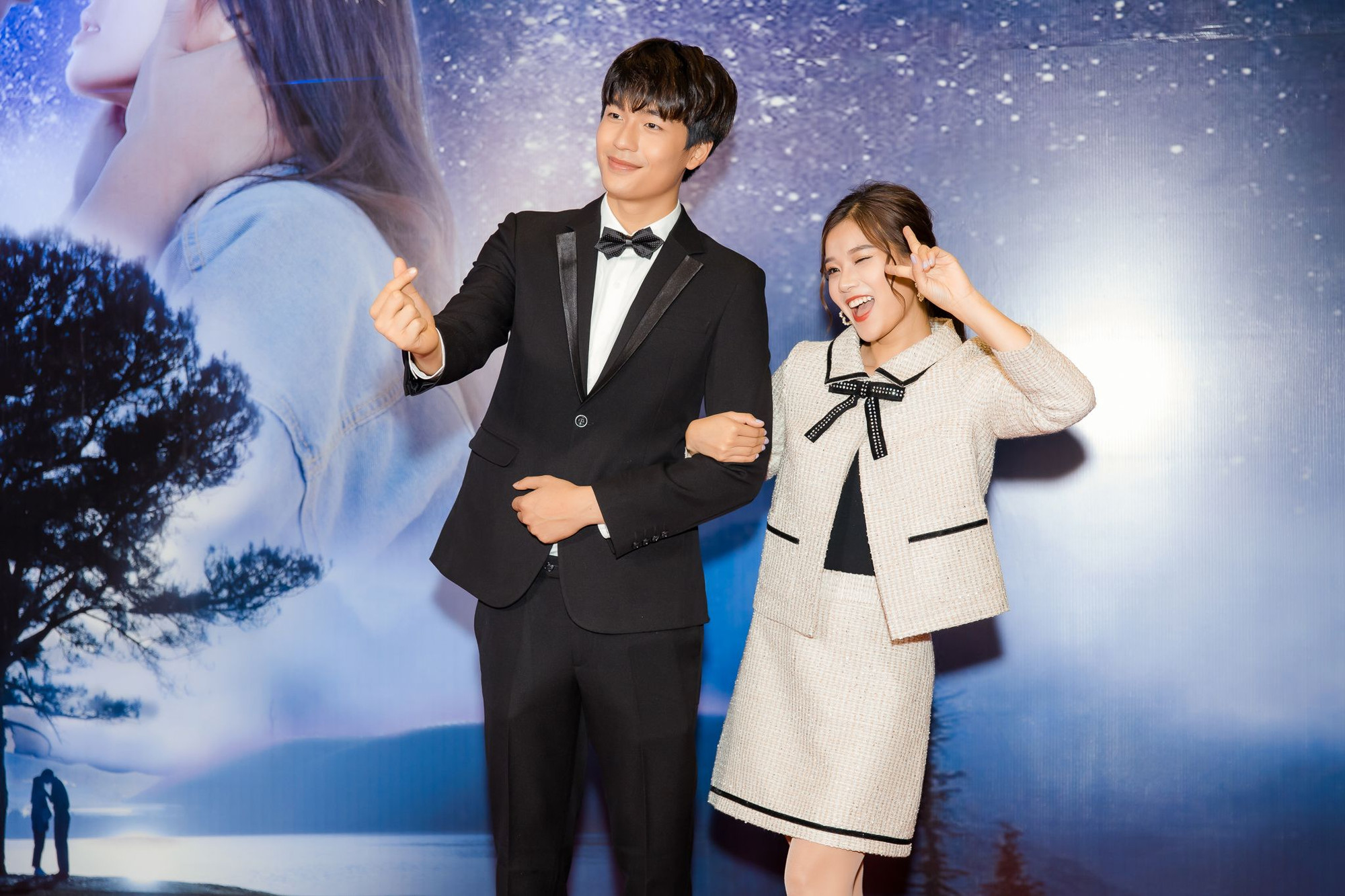 Hai diễn viên chính Quốc Anh cùng Hoàng Yến Chibi Hai diễn viên chính Quốc Anh cùng Hoàng Yến Chibi