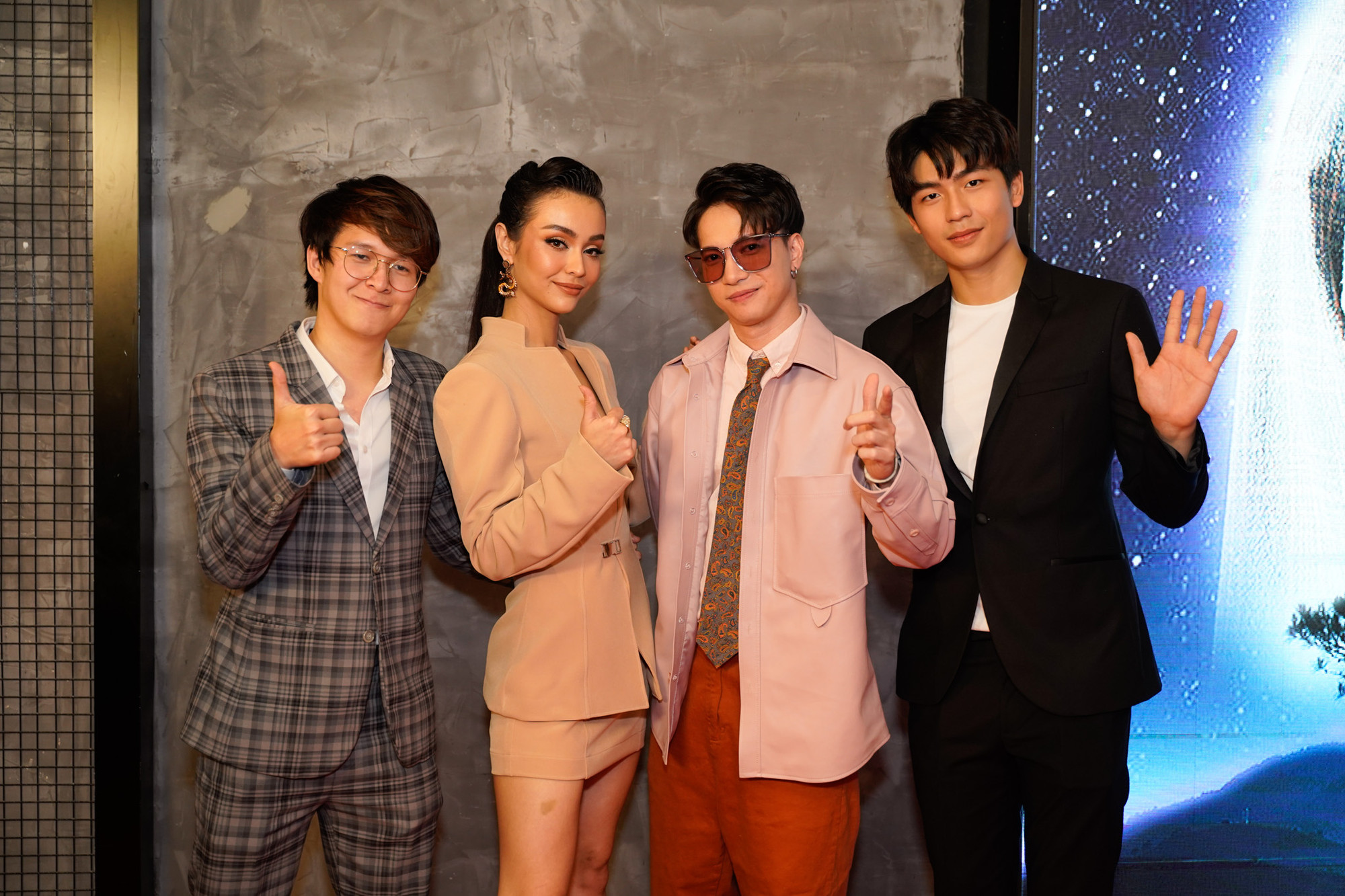 Đạo diễn Vũ Ngọc Phượng, ca sĩ - diễn viên Mlee, ca sĩ ST Sơn Thạch và nam diễn viên Quốc Anh Đạo diễn Vũ Ngọc Phượng, ca sĩ - diễn viên Mlee, ca sĩ ST Sơn Thạch và nam diễn viên Quốc Anh