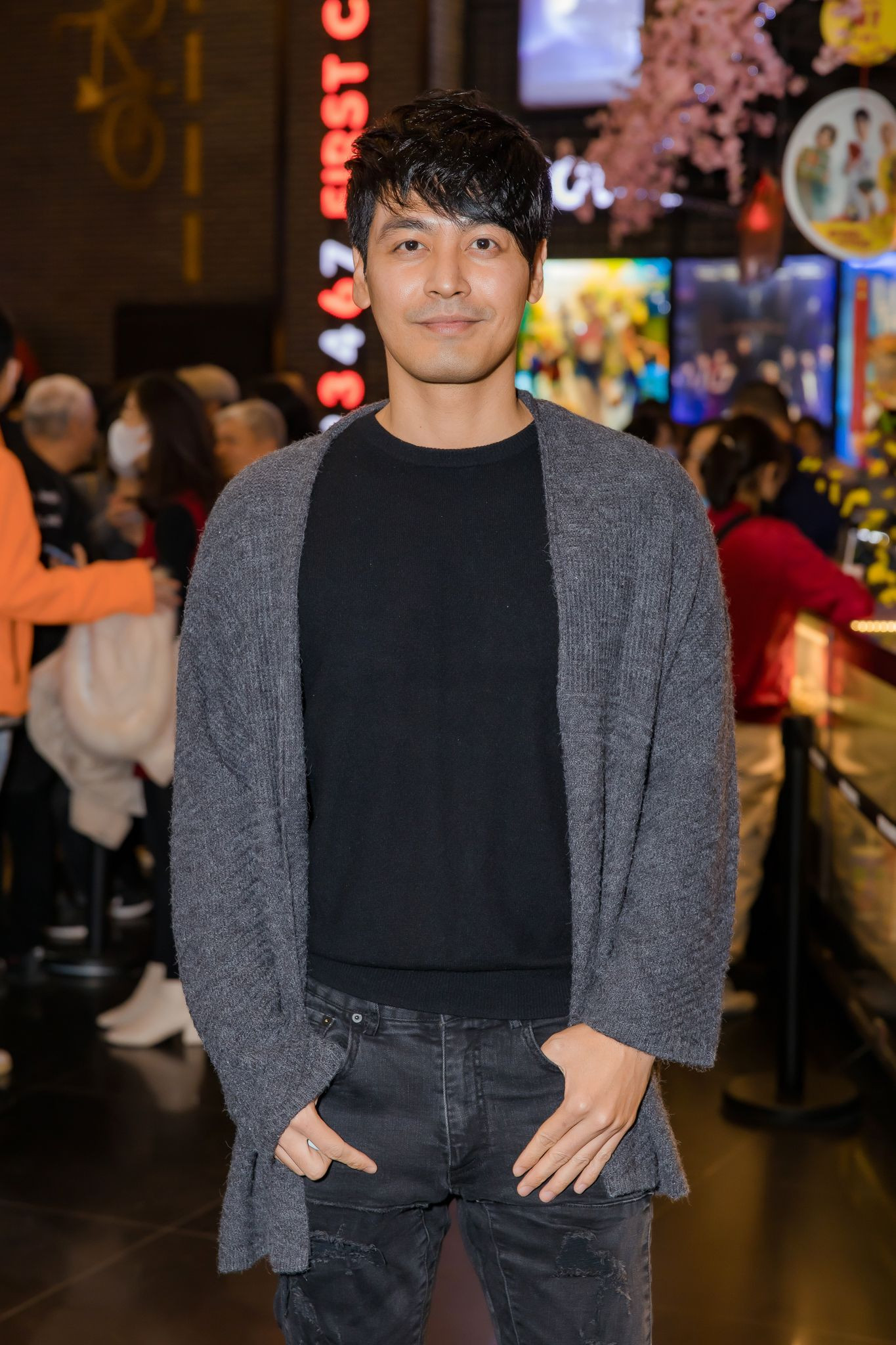 MC Phan Anh cũng có mặt ủng hộ bộ phim MC Phan Anh cũng có mặt ủng hộ bộ phim