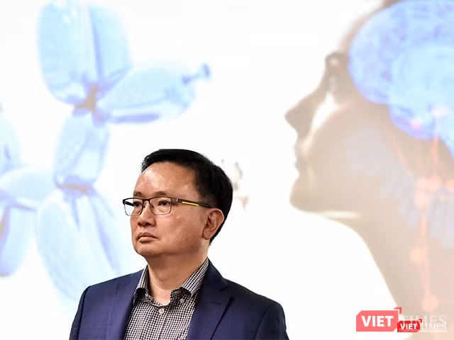 “Làm thế nào để gây dựng nên một công ty có thể phục vụ một tỷ người và hơn thế nữa?".