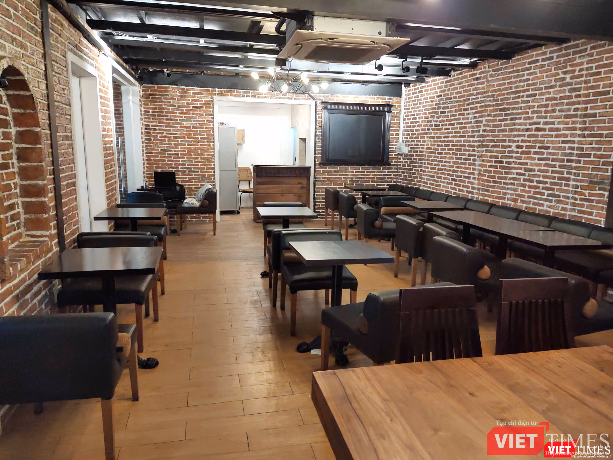 TP.HCM yêu cầu đóng cửa nhà hàng, tụ điểm vui chơi, giải trí, trung tâm thể dục để phòng dịch bệnh COVID-19 (Ảnh: Hòa Bình) TP.HCM yêu cầu đóng cửa nhà hàng, tụ điểm vui chơi, giải trí, trung tâm thể dục để phòng dịch bệnh COVID-19 (Ảnh: Hòa Bình)