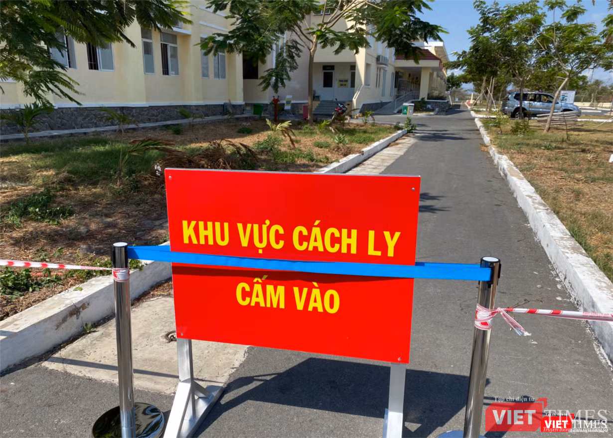 Khu vực cách ly cấm vào-BV điều trị chuyên COVID-19 (Ảnh: TB) 