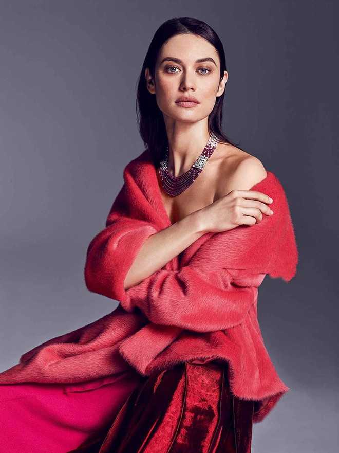 Olga hiện nay sống ở London (Anh) 