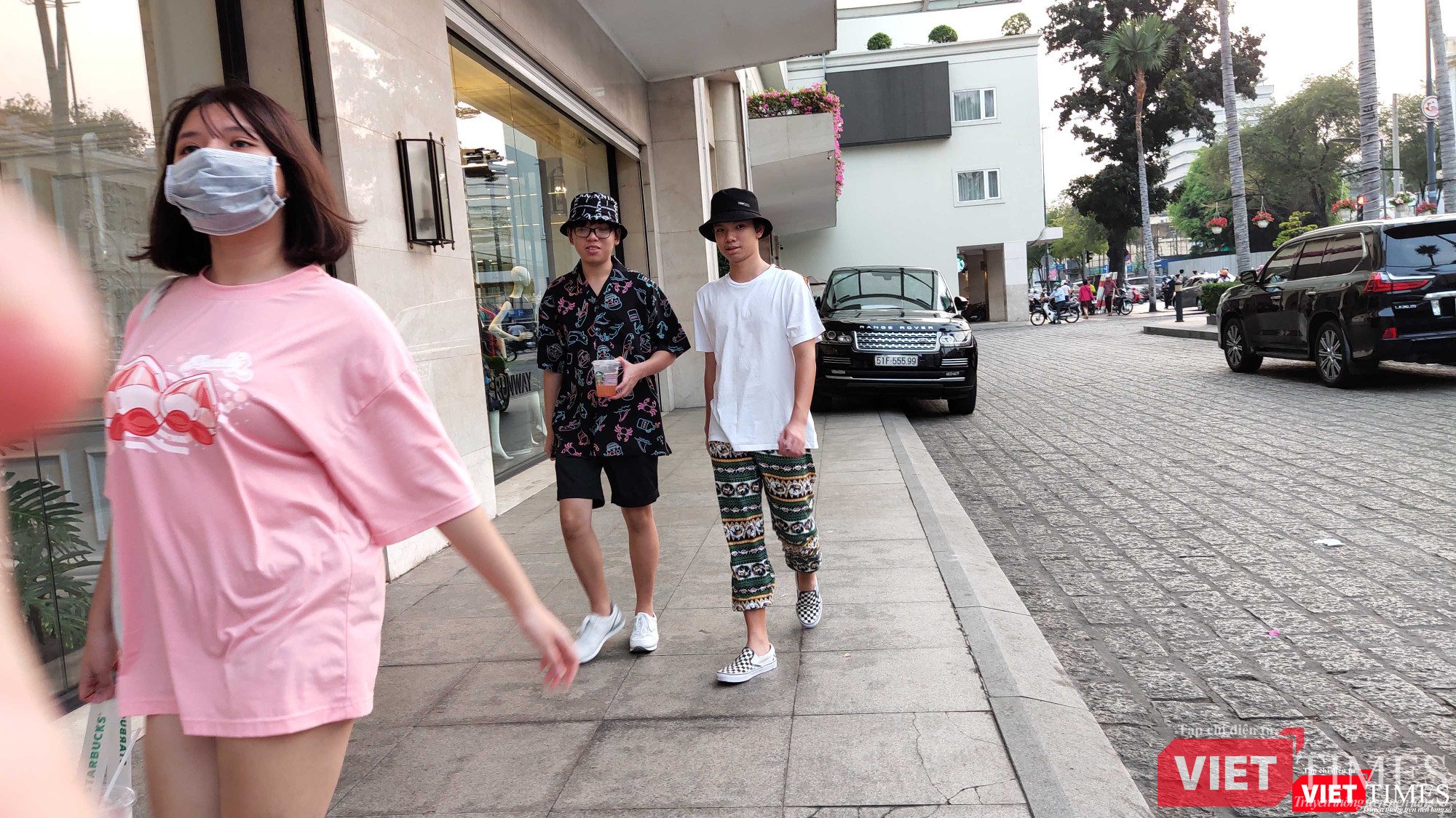 Trước đó, Việt Nam đã thông báo tạm dừng miễn visa đối với công dân Ý từ ngày 3/3 và công dân Hàn Quốc từ ngày 29/2 (Ảnh: Hòa Bình)