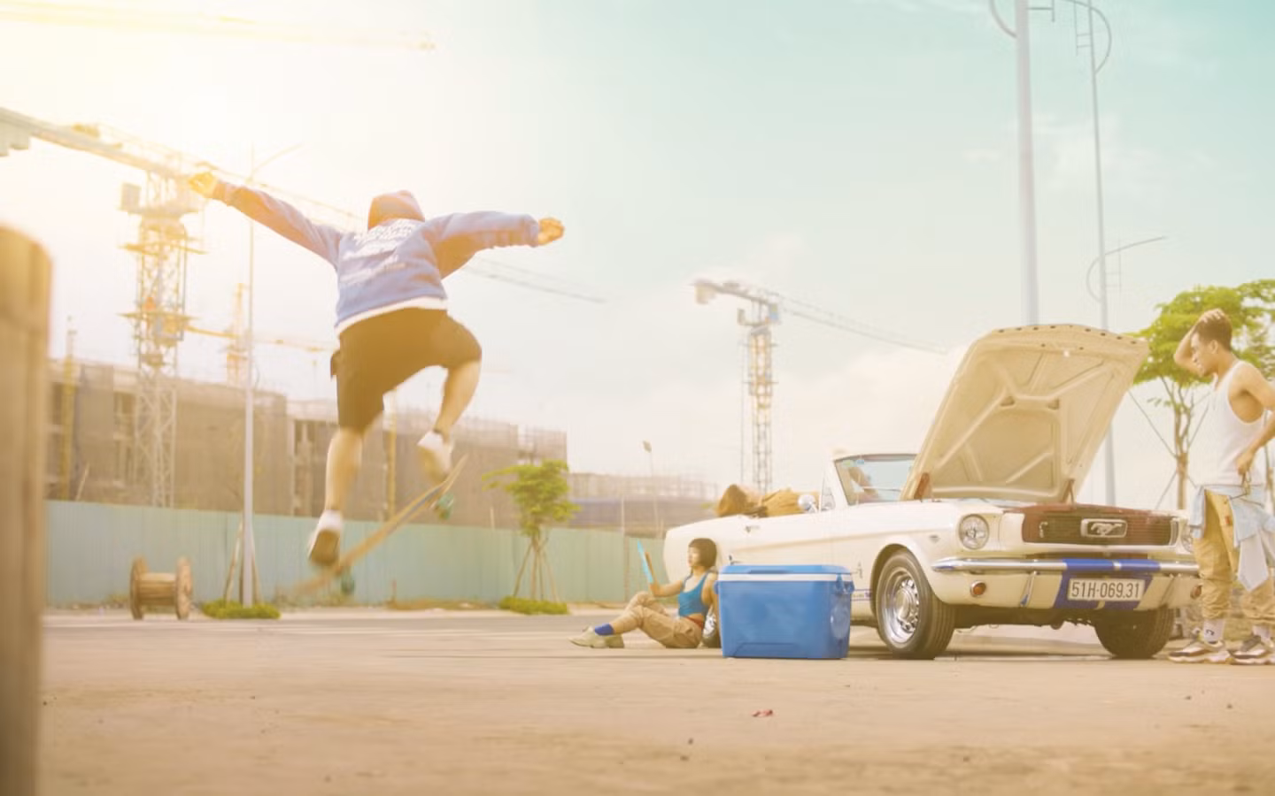 Miệt mài “thả thính” fan thế này, 500 anh em cộng đồng mạng vẫn phải chờ