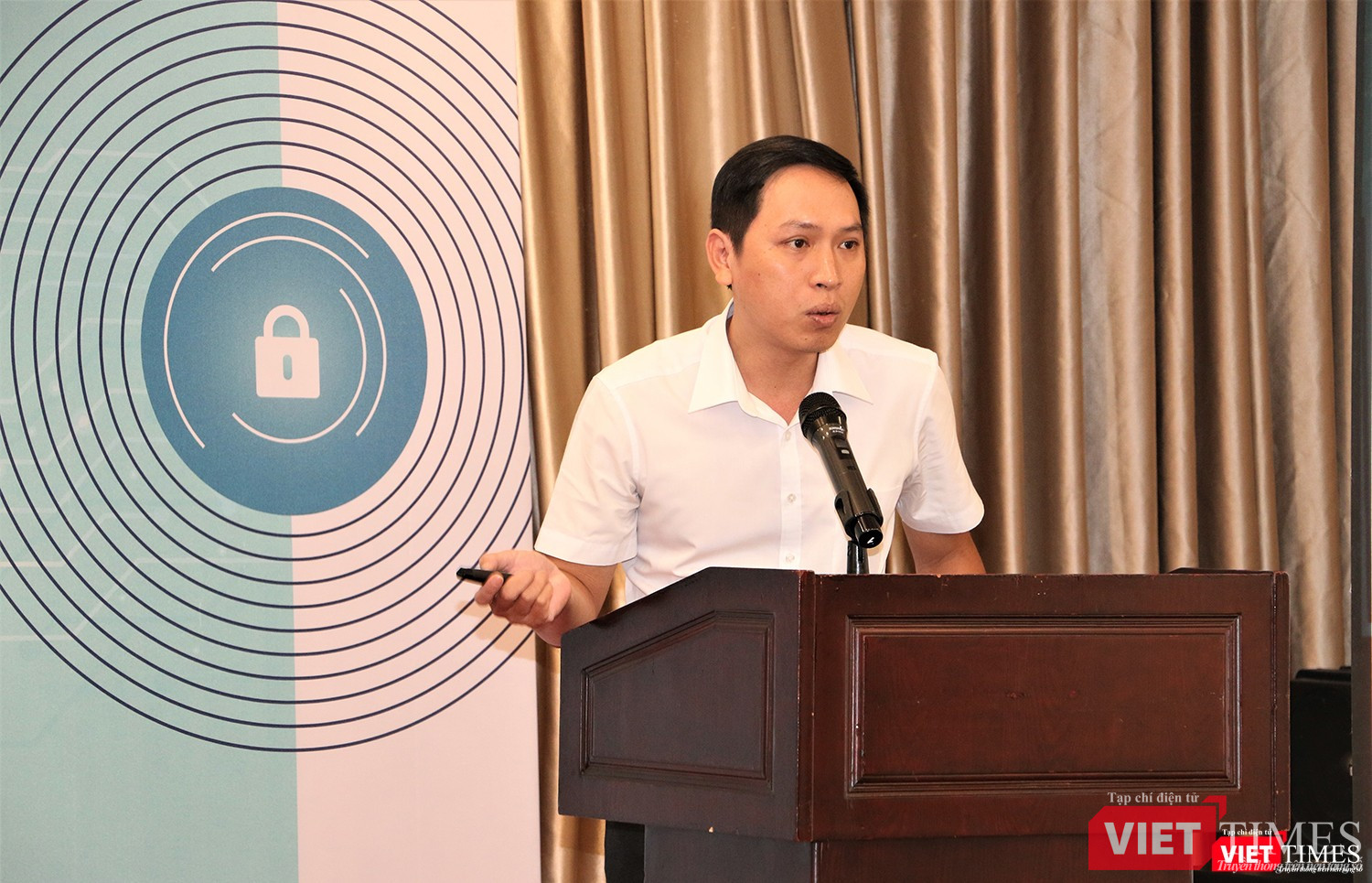 ông Nguyễn Dương Anh phát biểu tại Hội thảo về Bảo vệ Quyền dữ liệu cá nhân