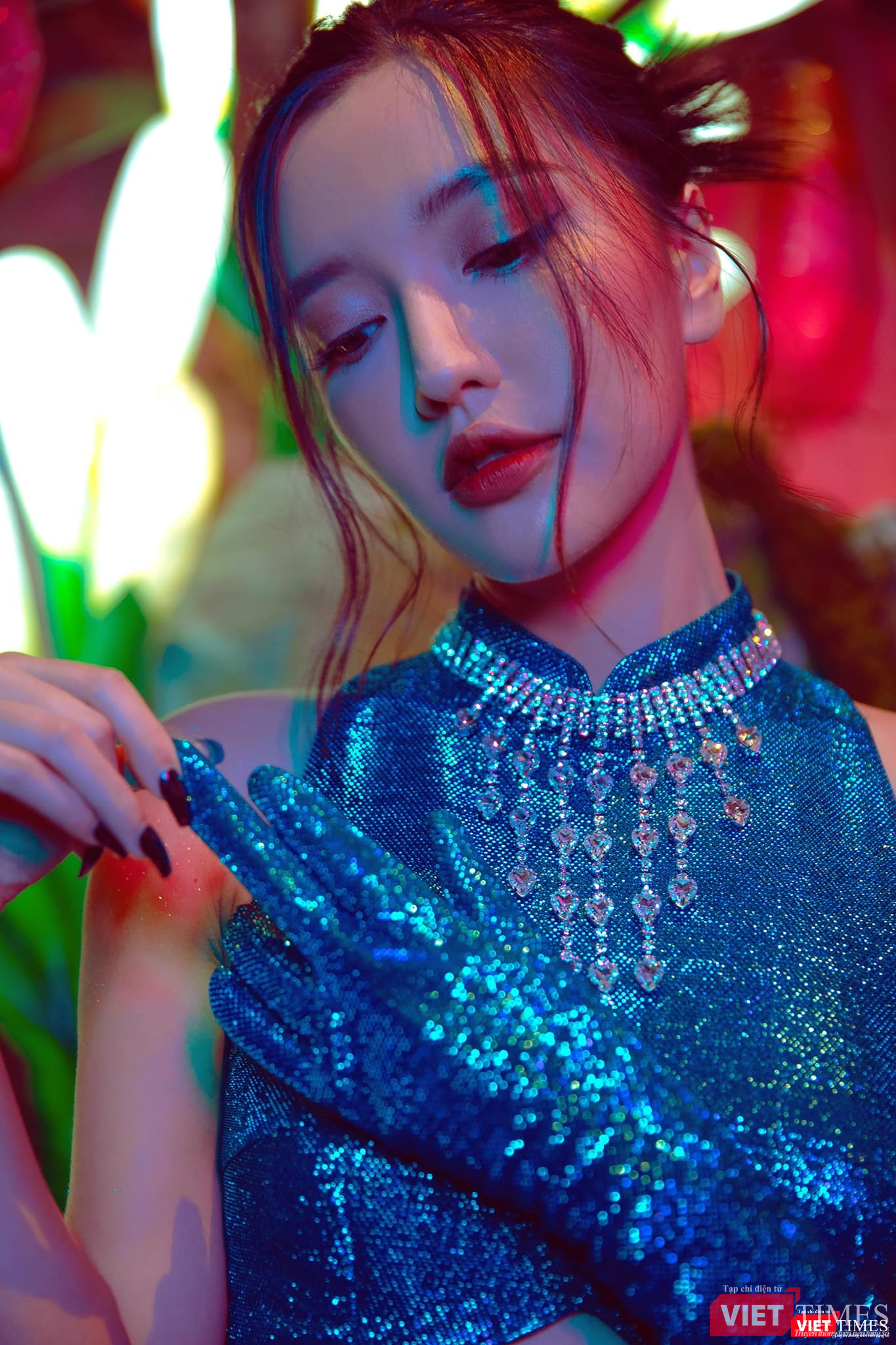 "Nữ hoàng đu đưa" sẽ khui gì trong MV mới?