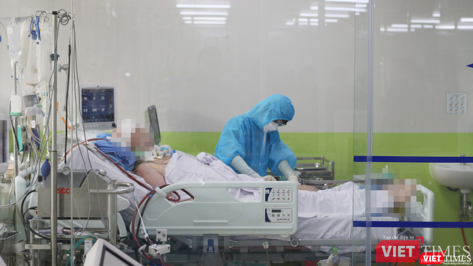 Các BS chăm sóc cho bệnh nhân 91 tại Khoa HSCC BV Chợ Rẫy chiều 27/5 (Ảnh: BVCR) Các BS chăm sóc cho bệnh nhân 91 tại Khoa HSCC BV Chợ Rẫy chiều 27/5 (Ảnh: BVCR)