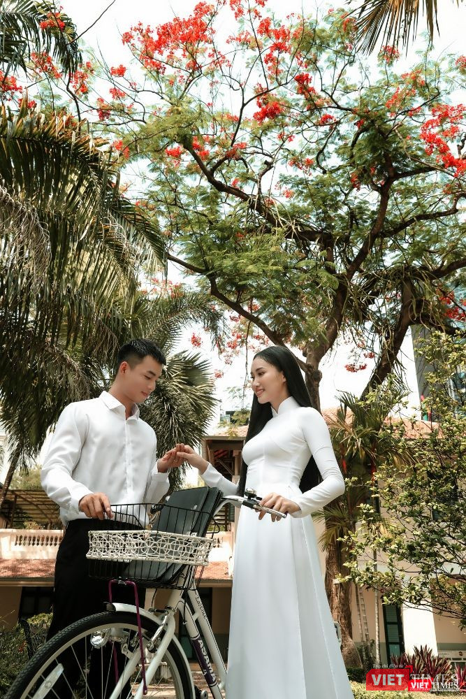 Hoa khôi miền Trung Đoàn Hồng Trang và Á quân Người Mẫu Thời Trang Vũ Linh Hoa khôi miền Trung Đoàn Hồng Trang và Á quân Người Mẫu Thời Trang Vũ Linh