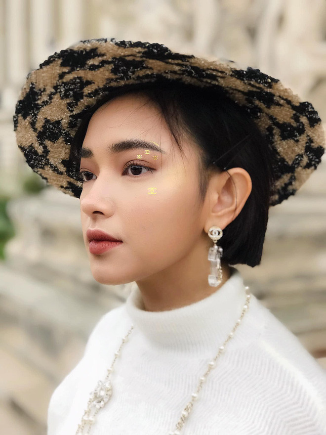 Vừa trở về từ Milan Fashion Week Thu Đông 2020, Châu Bùi buộc phải đi cách ly