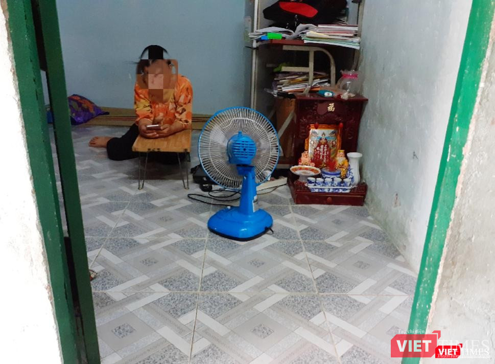 Chị T. vẫn chưa hết bàng hoàng khi kể lại câu chuyện của chính cô con gái mình