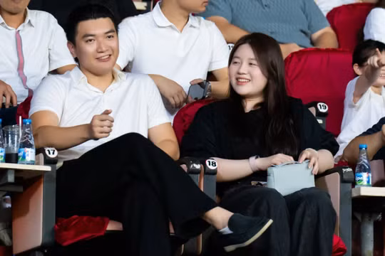 Thiếu gia, ái nữ nhà bầu Thụy ngồi ghế nóng chủ tịch, thành viên HĐQT khi chưa qua tuổi 25