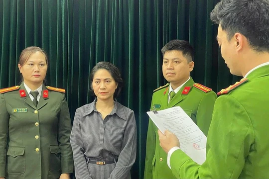 Bà Nguyễn Thị Thu Hà, Giám đốc Công ty Ngọc Việt Education, bị khởi tố, bắt tạm giam. Ảnh: Công an.