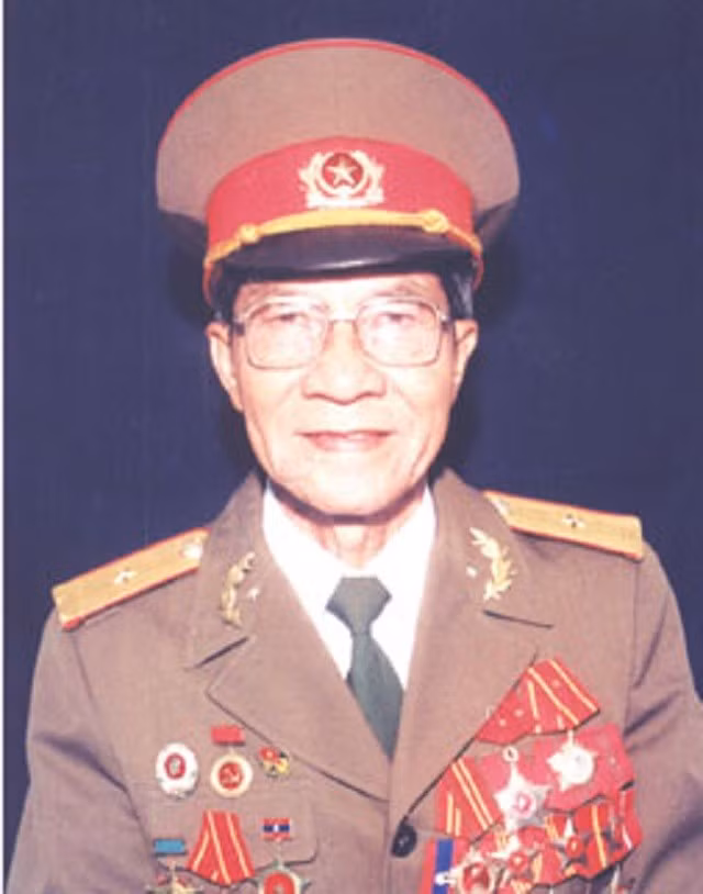 thieu-tuong-nguyen-thai-dung.jpg