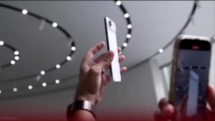 Đặt cược vào phân khúc cao cấp, Apple lập kỷ lục về doanh số iPhone