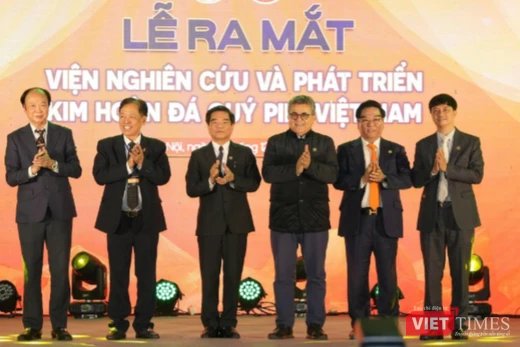 Ứng dụng AI và Blockchain để minh bạch hóa thị trường kim cương, đá quý