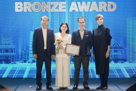 Đại diện Elcom nhận giải Đồng Giải thưởng Số ASEAN 2026. 