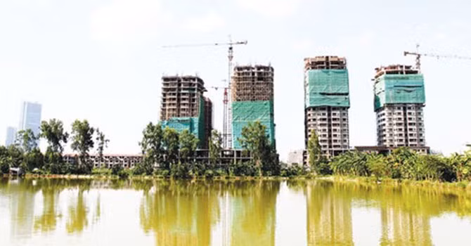 Các dự án đang mắc kẹt được nhiều nhà đầu tư ngòm ngó.