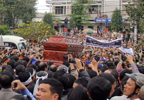 Hàng nghìn người tiễn biệt ông Nguyễn Bá Thanh ảnh 1