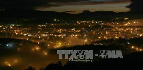 Thành phố Đà Lạt lung linh trong đêm. Ảnh: TTXVN