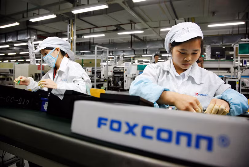 Nhà máy Trịnh Châu của Foxconn nỗ lực duy trì sản xuất sau khi Trung Quốc nới lỏng chính sách Zero-Covid. Ảnh SCMP.