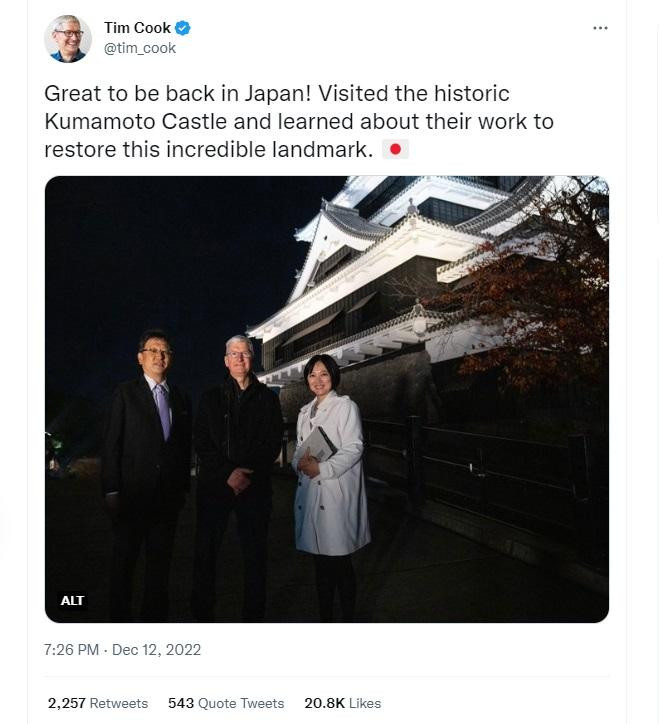 Thật tuyệt khi được trở lại Nhật Bản! Đến thăm Lâu đài Kumamoto lịch sử và tìm hiểu về công việc khôi phục địa danh đáng kinh ngạc này của người Nhật. CEO Tim Cook viết. Tài khoản Twitter Tim Cook.