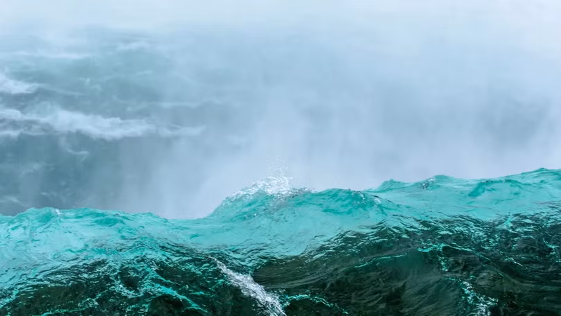 Hơi nước trên đại dương có thể cung cấp nguồn nước ngọt vô hạn. Ảnh Scitech Daily.