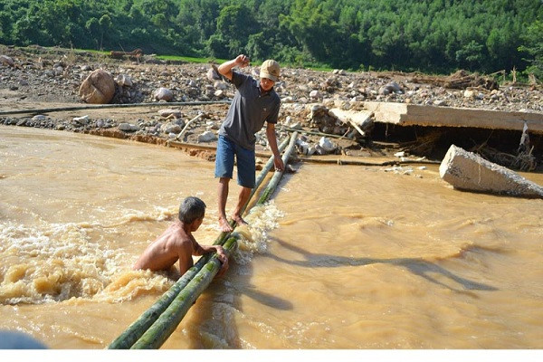 Tan hoang sau lũ quét 100 năm chưa từng có ảnh 6