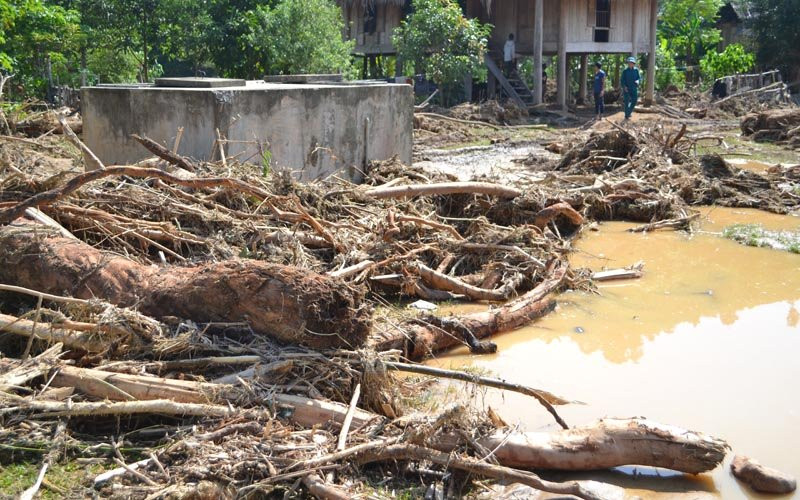 Tan hoang sau lũ quét 100 năm chưa từng có ảnh 4