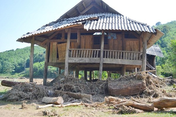 Tan hoang sau lũ quét 100 năm chưa từng có ảnh 2
