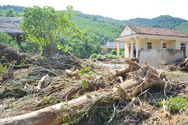Tan hoang sau lũ quét 100 năm chưa từng có ảnh 3