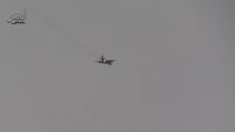 Chiếc cường kích chiến trường Su-25 Nga bị bắn rơi trên bầu trời Idlib - ảnh minh họa video nhóm Hồi giáo cực đoan Syria
