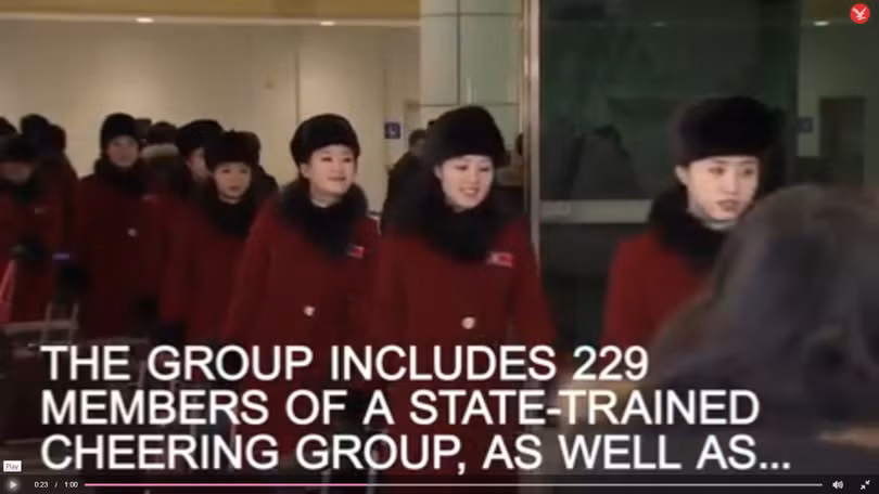 299 hoạt náo viên xinh đẹp sang Hàn Quốc cổ động cho các vận động viên 2 miền Nam Bắc Triều Tiên