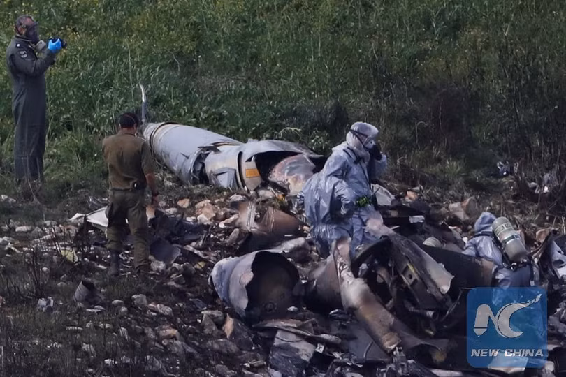 Chiếc tiêm kích đa nhiệm F-15 Israel bị bắn hạ. ảnh minh họa China Xinhua News