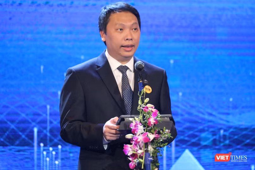 Ông Nguyễn Huy Dũng.jpg