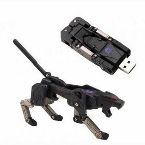 Chó robot - kẻ tàn phá. Dung lượng 8GB, giá 17,95 USD