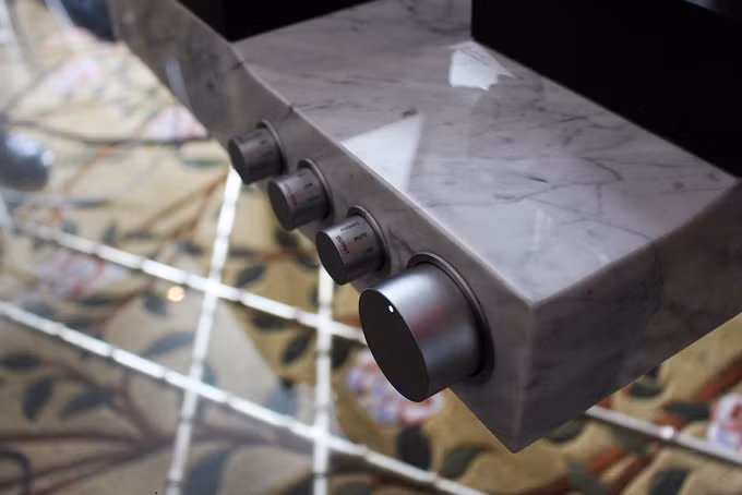 Tai nghe giá 1,7 tỷ đồng tại Việt Nam ảnh 3