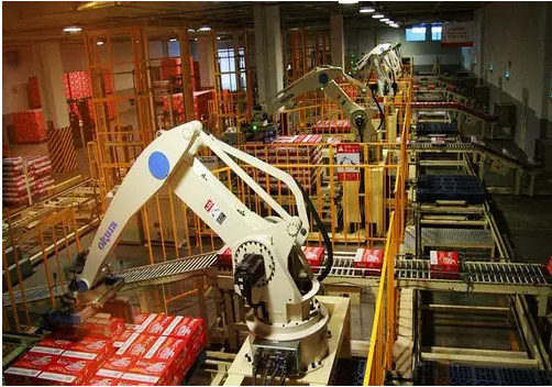 Bên trong nhà máy mì ăn liền Master Kong. Ảnh tư liệu Tingyi Holding.