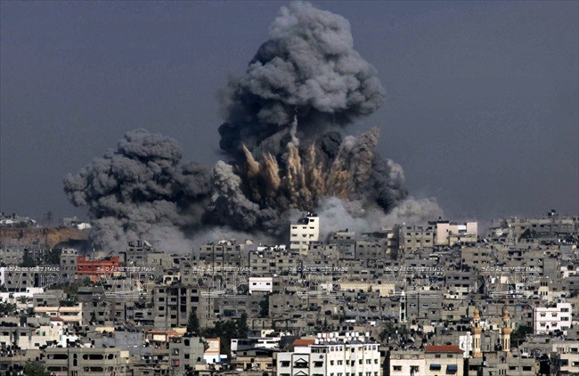 Máy bay Israel oanh kích xuống Dải Gaza ngày 29/6. AFP/ TTXVN